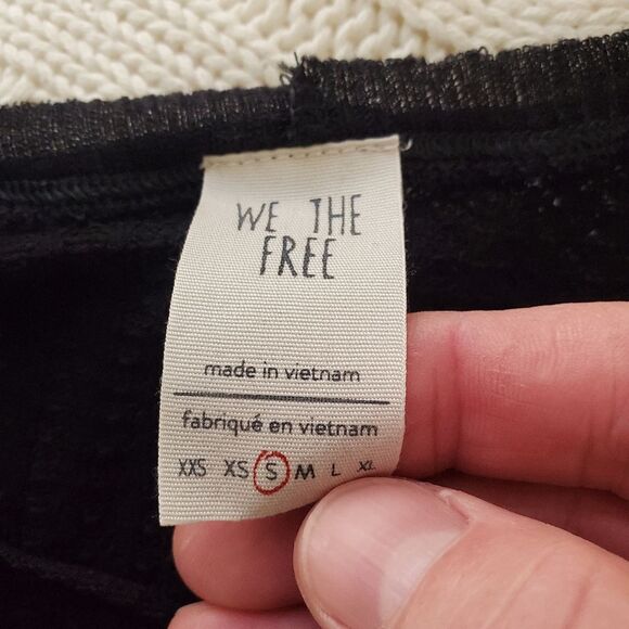 Free People Catalina V-Neck Thermal Top - size Small in Black. - Picture 10 of 11